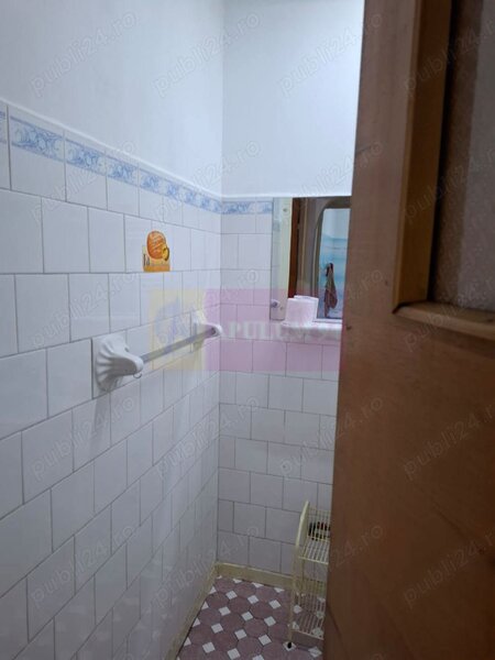 Vanzare apartament cu 3 camere in zona Dristor-Rm. Sarat