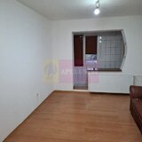 Vanzare apartament cu 3 camere in zona Dristor-Rm. Sarat